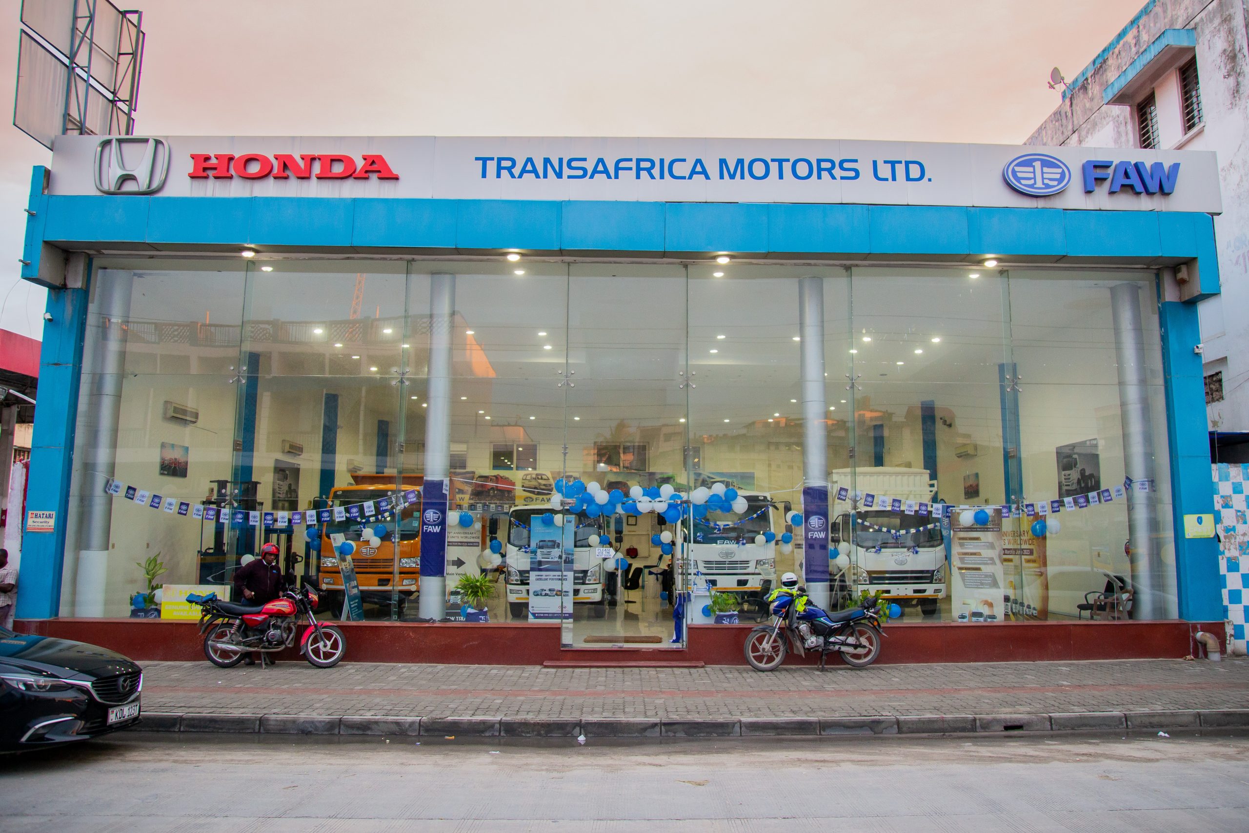 sparki showroom front scaled
